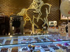 面包甜点陈列柜-GODIVA(王府井apm店)