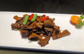 Sautéed Snowflake Beef with Morel Mushrooms