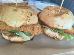 -必胜客(欢乐颂店)