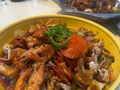 -休记光头香辣蟹干锅(绵竹店)