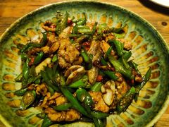 -胡桃里音乐餐厅(陶溪川店)(川湘赣菜·世界百大酒庄直供红酒·音乐表演)