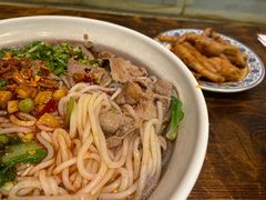 -爆炸头阿姨小四川正宗川味小吃(无任何分店)