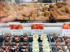 -胖东来生活广场(健康路店)