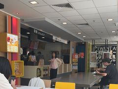 -麦当劳(假日广场店)