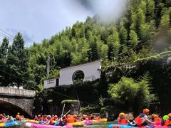 -安吉龙王山峡谷漂流