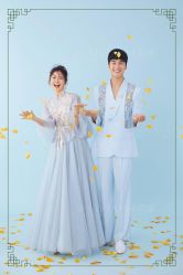 -雪中彩影婚纱摄影·微光艺术中心