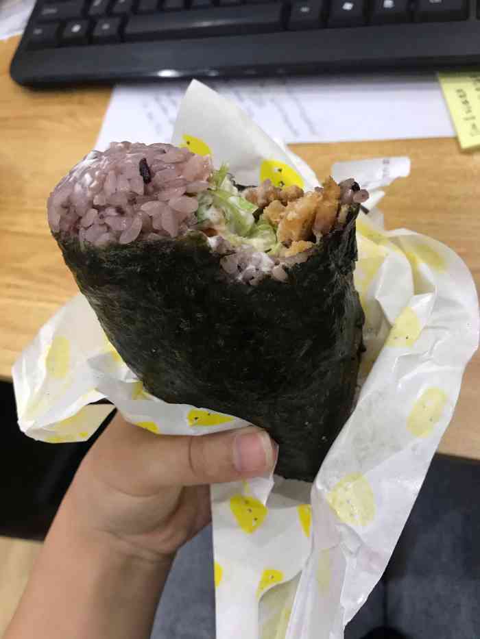 葵叔手造饭团-"银泰城负一楼新开了一家手造饭团店,星期五.