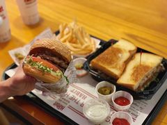 -The Habit Burger Grill 哈比特汉堡(复兴soho店)