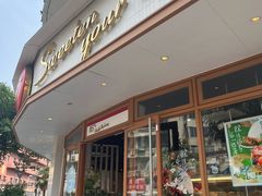 -85度C(生甜甜圈研究工坊·上海平凉店)
