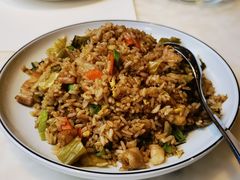 酸菜脆皮烧肉炒饭-港丽餐厅(高德置地店)