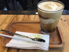 气质冷翠浮乐朵-星巴克臻选(湖滨道店)
