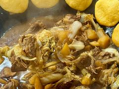 -粘豆包柴火铁锅炖