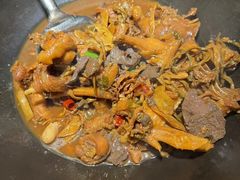 -挂旗柴锅鸡(蚌山区嘉年华店)