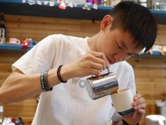 澳白-Be Lived Cafe比例咖啡(摩天轮店)