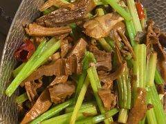-董厨煨汤馆(车站路店)