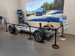 -理想汽车(世纪汇店)