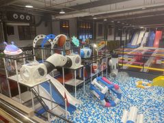 -嗨翻Hi-Fun竞技主题乐园·蹦床亲子生日轰趴(国光1937店)