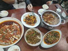 -湖南人家湘菜馆(镇江路店)