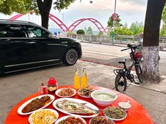 -丹水桥地锅鱼·翘嘴鲌·地方特色全鱼宴(丹江口大坝店)
