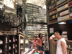 -钟书阁(群光广场店)