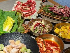 -草家酱蟹炭火烤肉店(珲春南路一店)