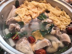 -芳村榕树头叹佬鸡煲(体育西店)