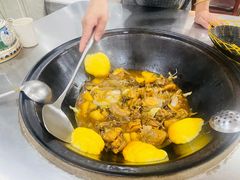 -粘豆包柴火铁锅炖