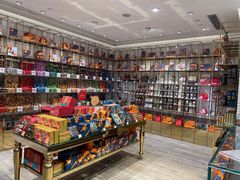 零售区-VENCHI 闻绮(北京国贸商城店)