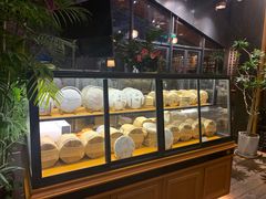 面包甜点陈列柜-泓0871臻选云南菜·味庄