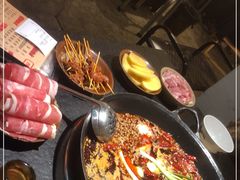 -四小区火锅·巷子里的重庆火锅(花照壁店)