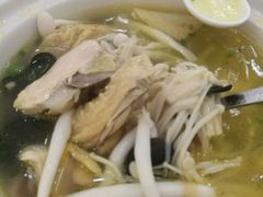 -侬佳蒸菜馆(听潮店)