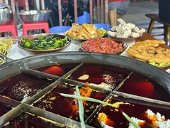 九宫格-正南齊北重庆老火锅(光华村直营店)