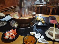 -果松木炭酸菜铜火锅·外婆参鸡汤