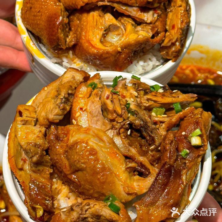 这家餐厅太适合我了吧！性价比高的冒烤鸭[礼花]