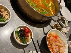 -野山舂·贵州现舂酸汤牛肉(民生路店)