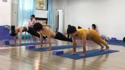 -亚太瑜伽普拉提学院