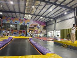 -趣玩空间蹦床乐园(临平旗舰店)