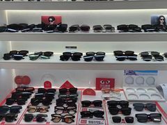 -J-Optical佳视明眼镜·蔡司视觉(青岛金茂览秀城店)