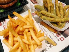 -The Habit Burger Grill 哈比特汉堡(复兴soho店)