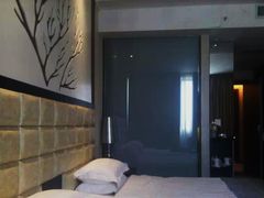 -昆明朗威酒店(昆明站火车站双桥夜市风情街店)