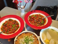 -有红鸡毛店·川菜(建设路店)