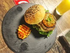 -HIGH FIVE哈福手工汉堡(桂林路店)