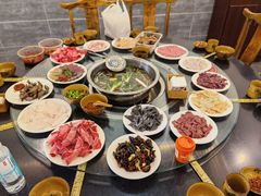 -周老三跷脚牛肉·全牛火锅(非遗传承店)