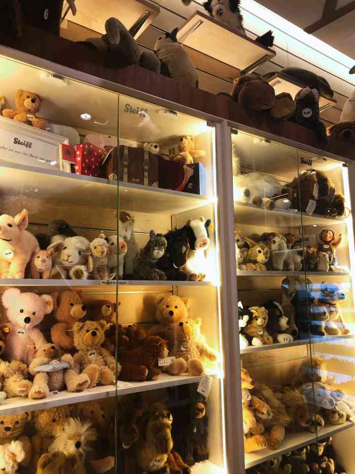 the better toy store-"t1航站楼4层,不远处挨着暴力熊.是很全.