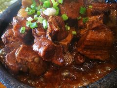 石锅排骨-滇越乘象云南餐厅(次渠店)