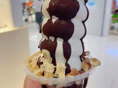 脆皮巧巧巨胖6球圣代杯-DQ·蛋糕·冰淇淋(金桥店)
