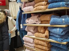 -优衣库(上海金桥国际商业广场店)