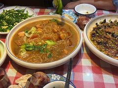 猪肉炖粉条-东北哈尔滨酱骨头馆房掌柜铁锅炖
