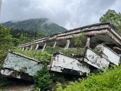 -四川汶川特大地震漩口中学遗址