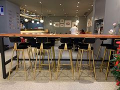 -POKEE VIA&Brunch·维娅(重庆来福士店)